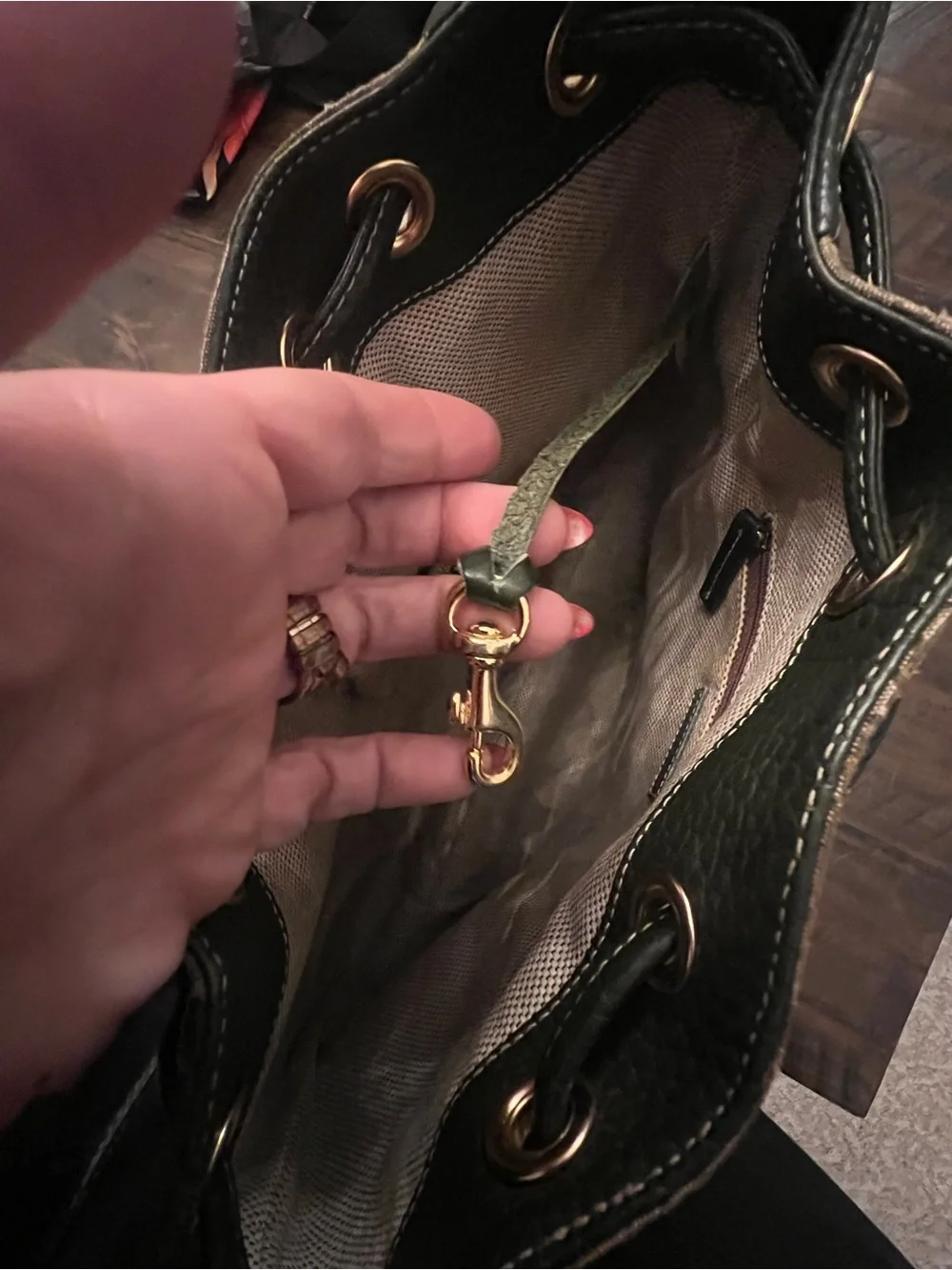Dooney & Bourke classic vintage